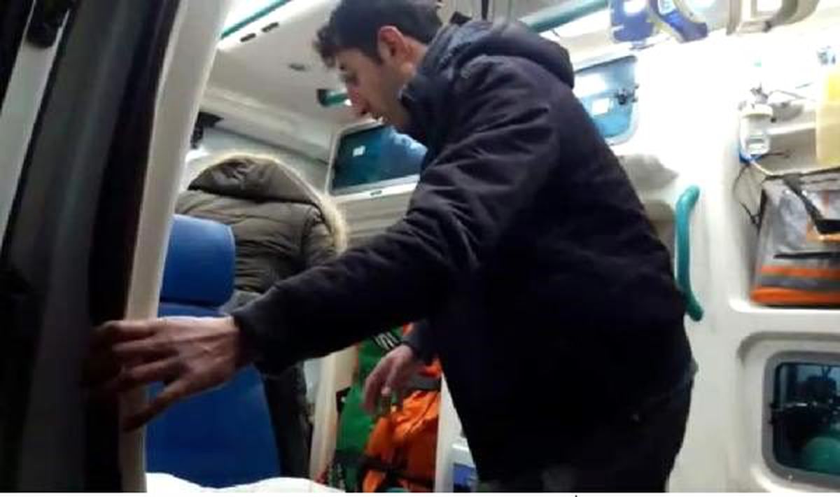 Buz tutan yolda düşen öğretmene ulaşmak için ekipler seferber oldu