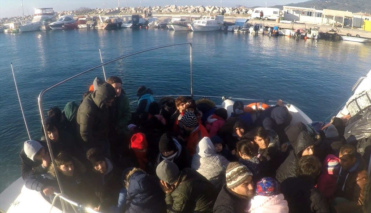 Çanakkale açıklarında 3 günde 241 düzensiz göçmen yakalandı