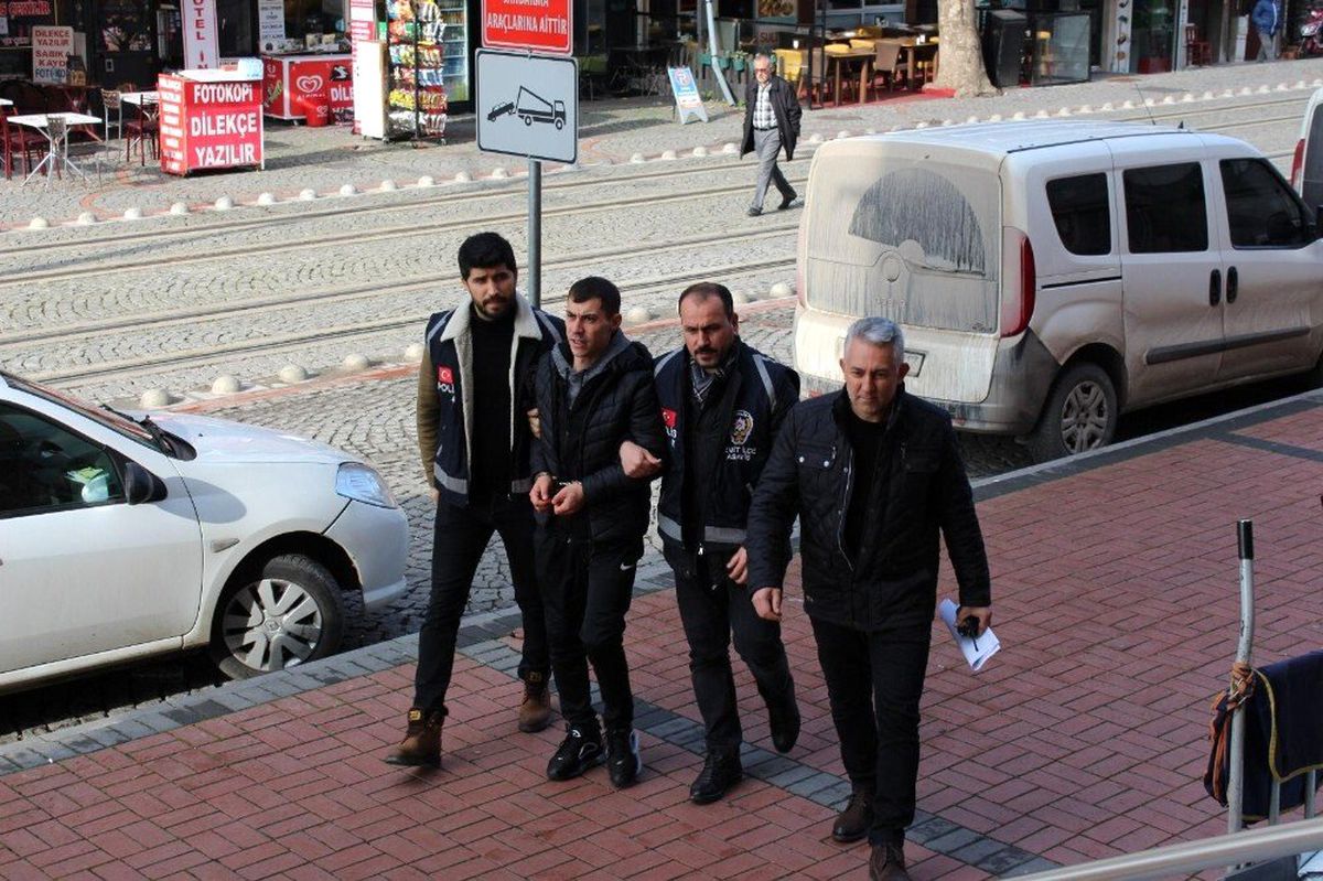Cezaevinden firar etti, sevgilisinin evinde saklanırken yakalandı