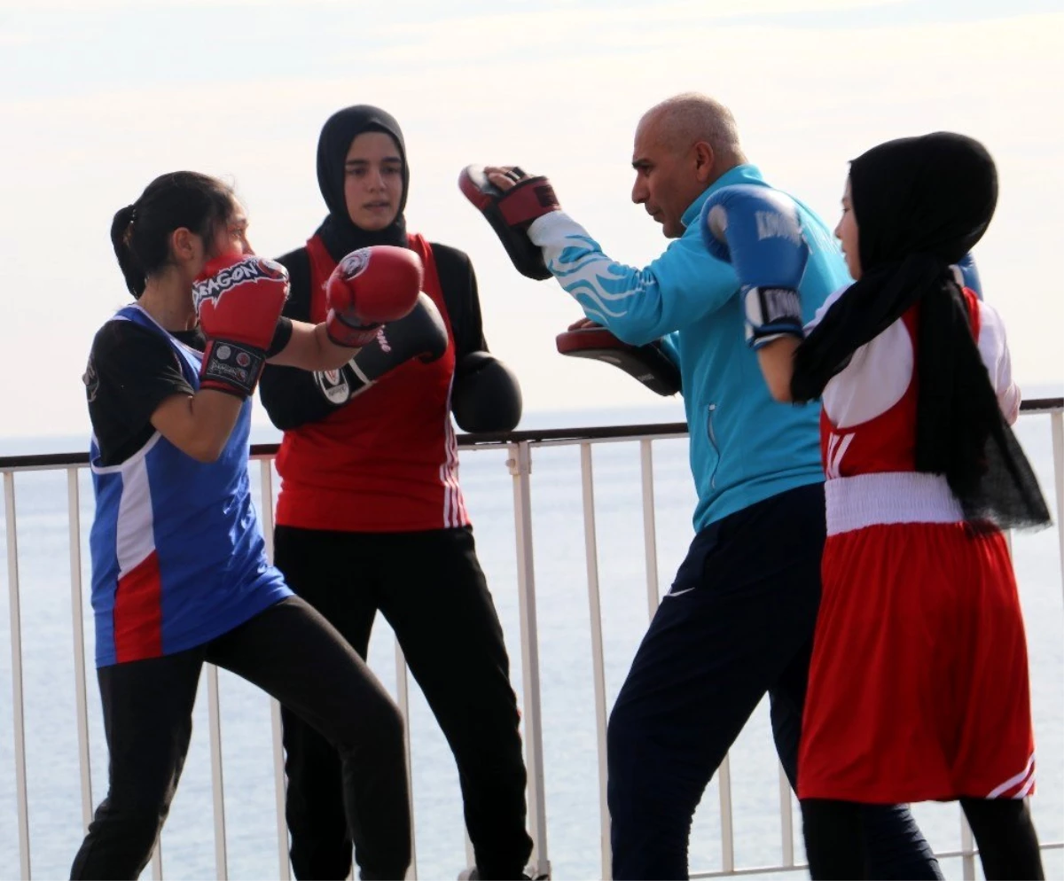 Demir Lady\'ler Türkiye şampiyonasına hazırlanıyor