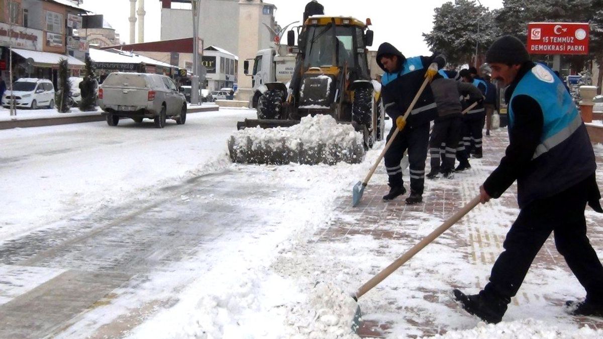 Erciş\'te kar yağışı