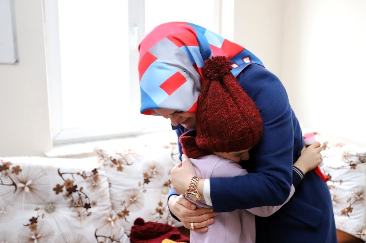 Gönüllü kadınlar ördü, 750 öğrenci mutlu oldu