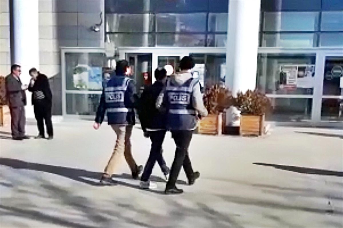 Hastanede hırsızlık yaptığı iddiasıyla gözaltına alınan zanlı tutuklandı