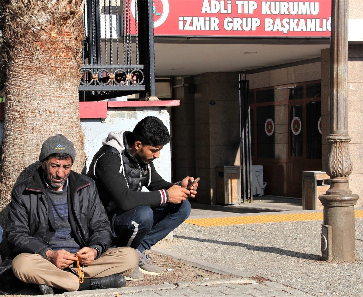 Hayatını kaybeden göçmenin yakını: "Botların içinde ölüme gidiyoruz"