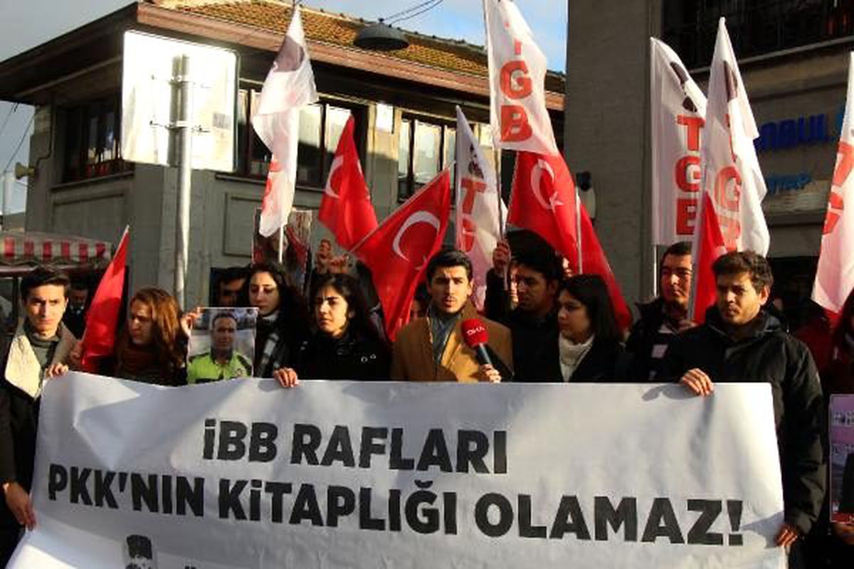 İBB\'nin Selahattin Demirtaş\'ın kitabını satmasına protesto