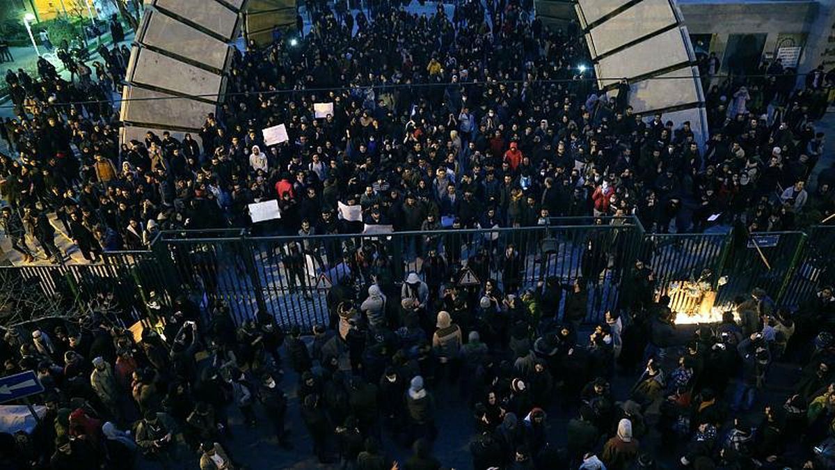 İranlı sanatçılar protestoculara destek için film festivalinden çekiliyor