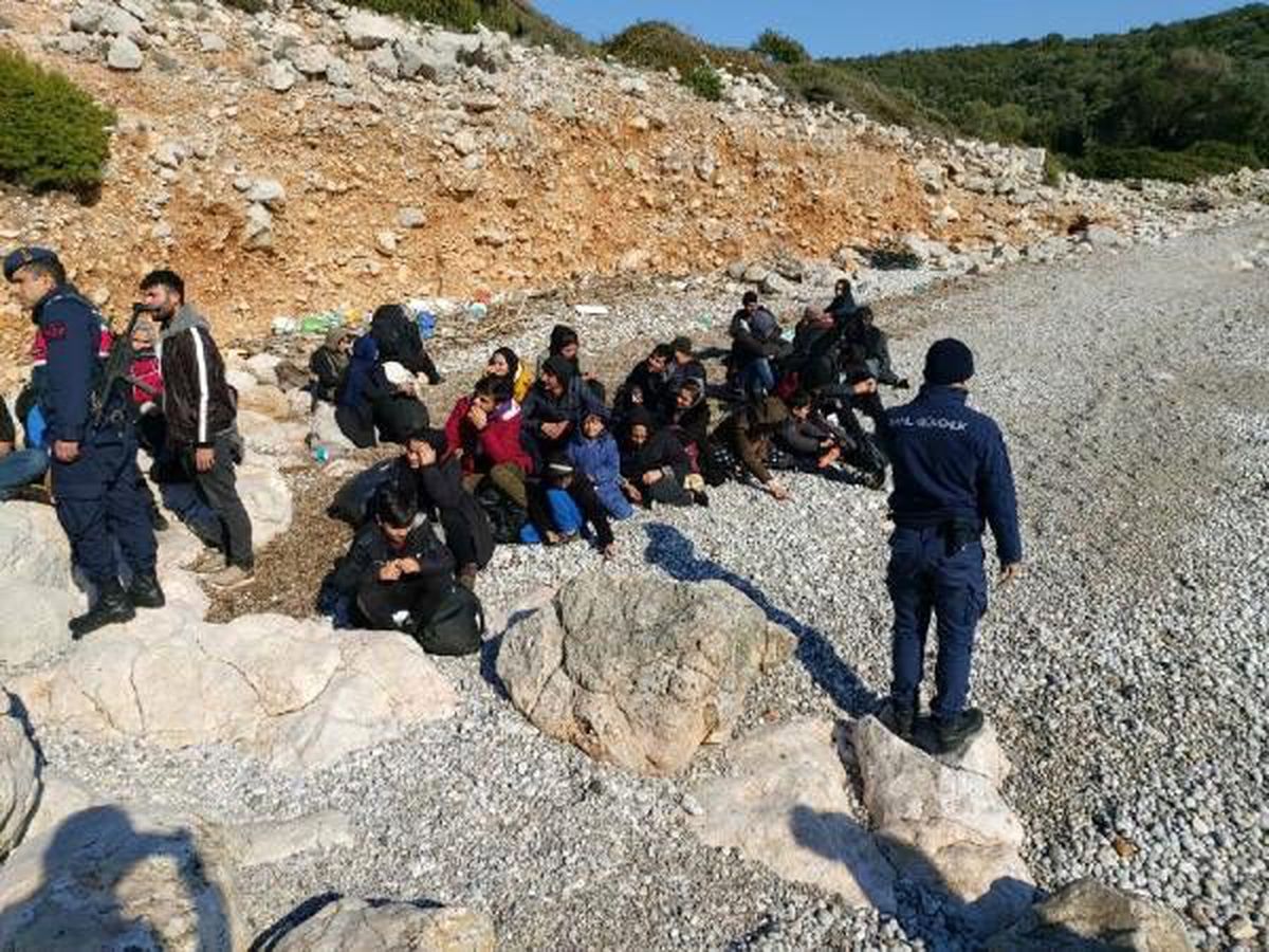 İzmir\'de 171 kaçak göçmen yakalandı