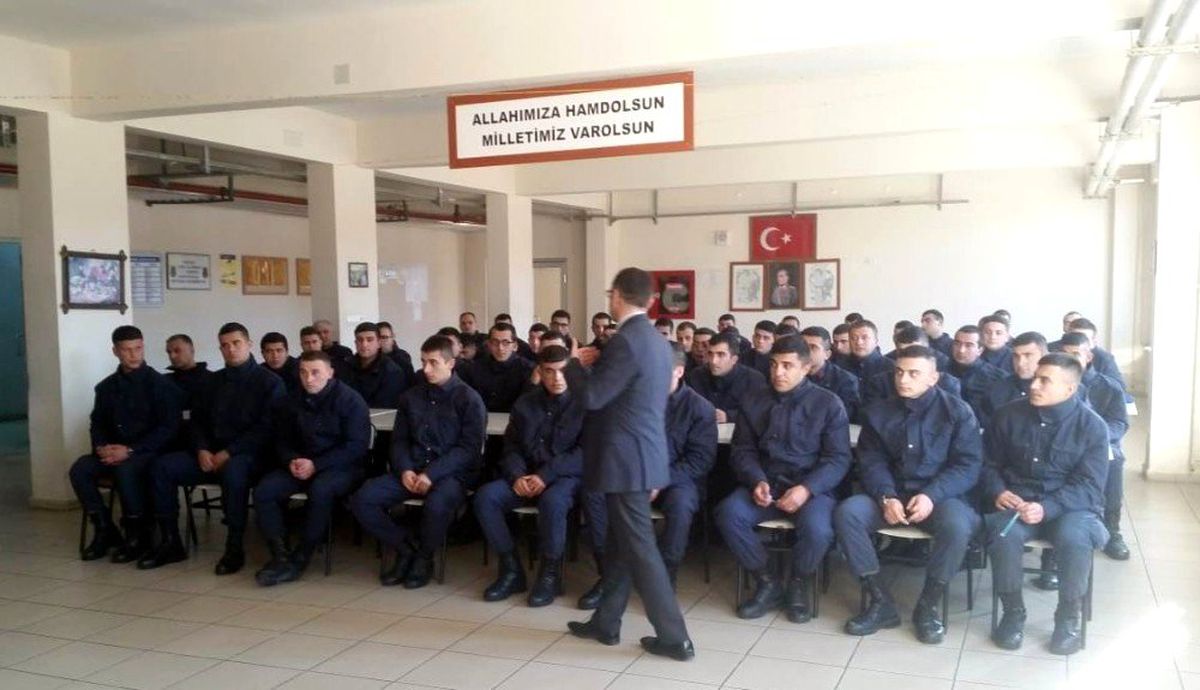 Jandarma personeli \'Kadına şiddetle mücadele\' eğitiminden geçti