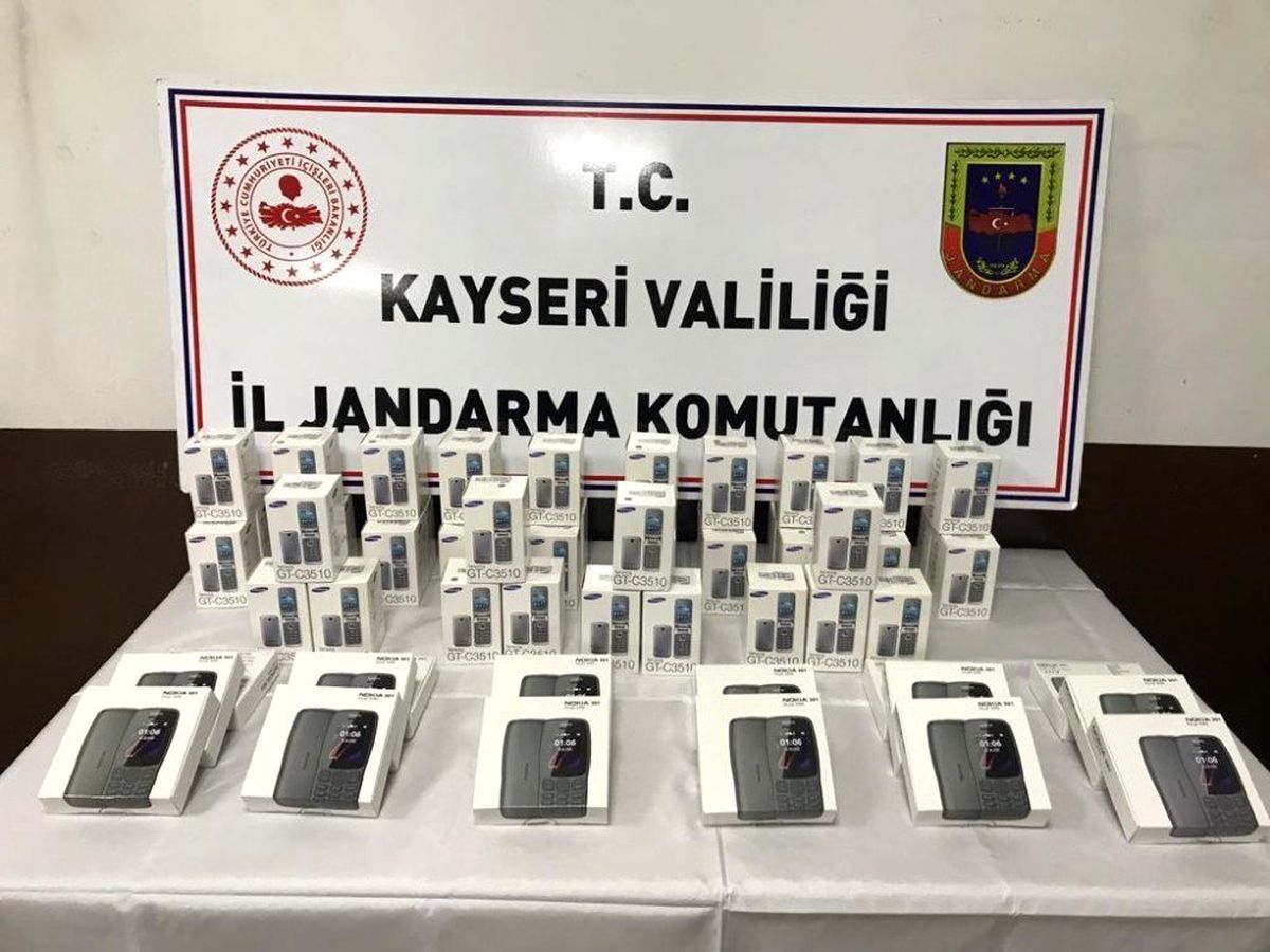 Jandarmadan kaçak cep telefonu operasyonu