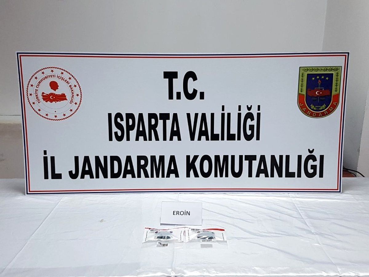 Jandarmanın yol kontrolünde uyuşturucu madde ele geçirildi