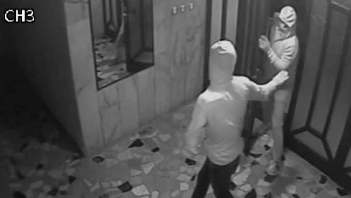 Kadıköy\'de polisi vuran hırsızlık şüphelileri kamerada