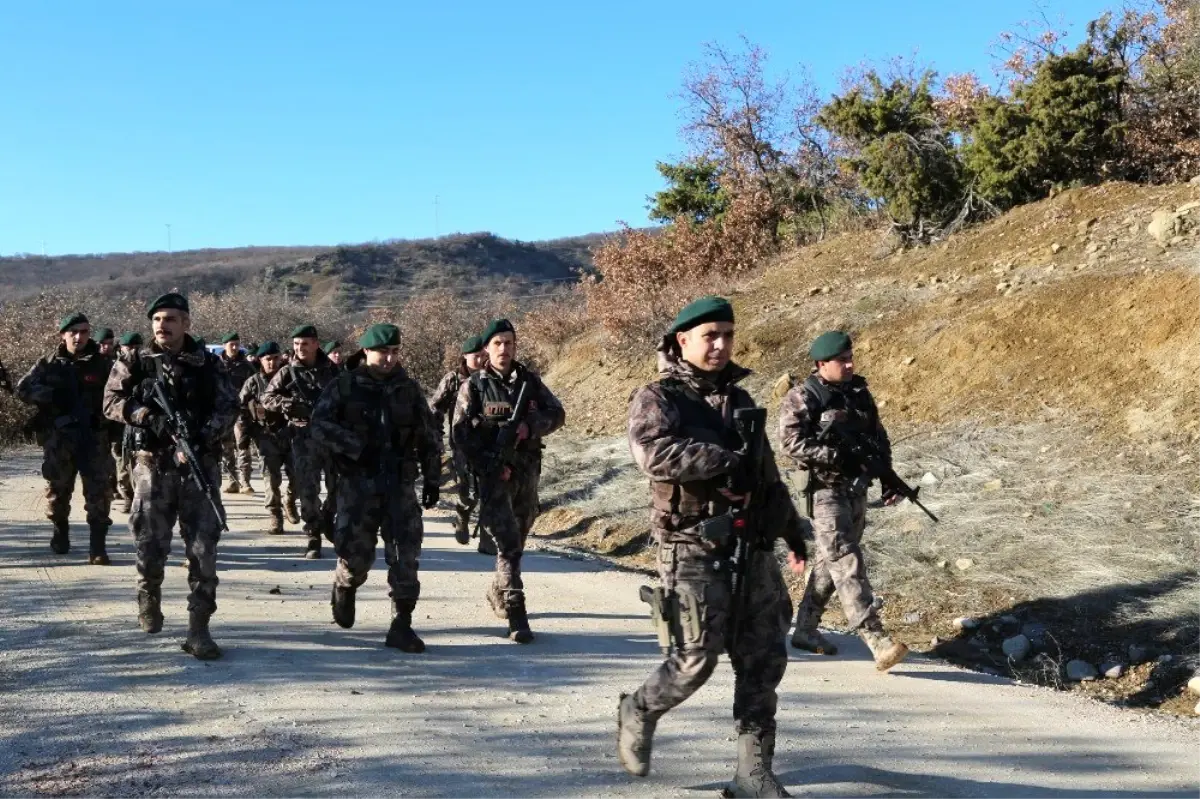 Kayıp Gülistan\'ı arama çalışmalarına 4 tim özel harekat da katıldı