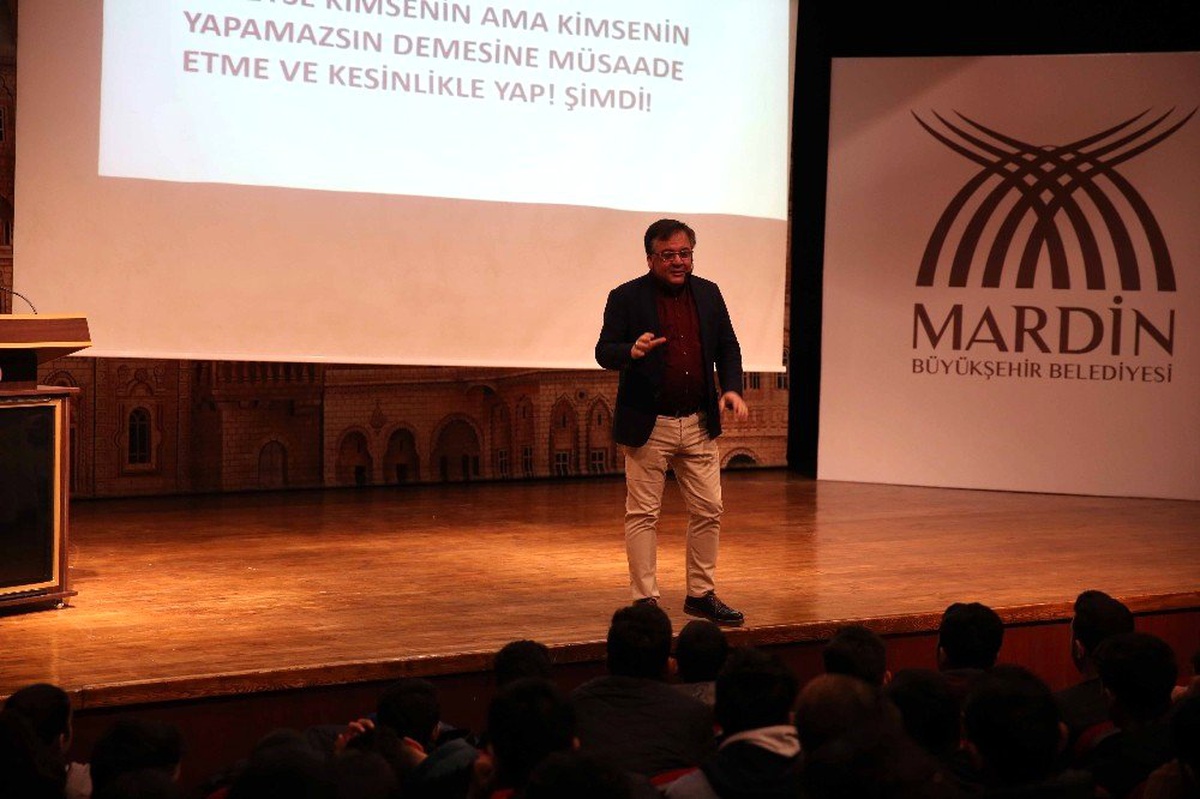 Mardin\'de öğrencilere sınav kaygısı ve motivasyon konferansı