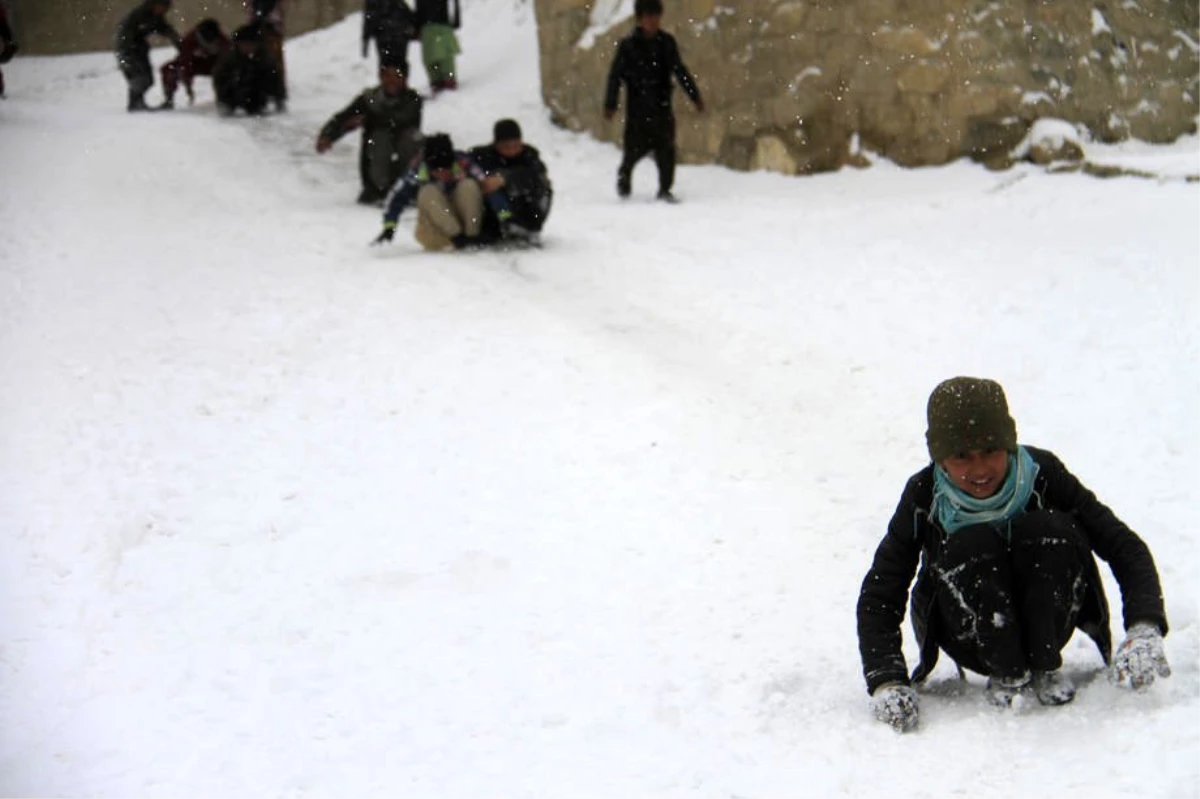 Pakistan ve Afganistan\'da kar bilançosu: 43 ölü