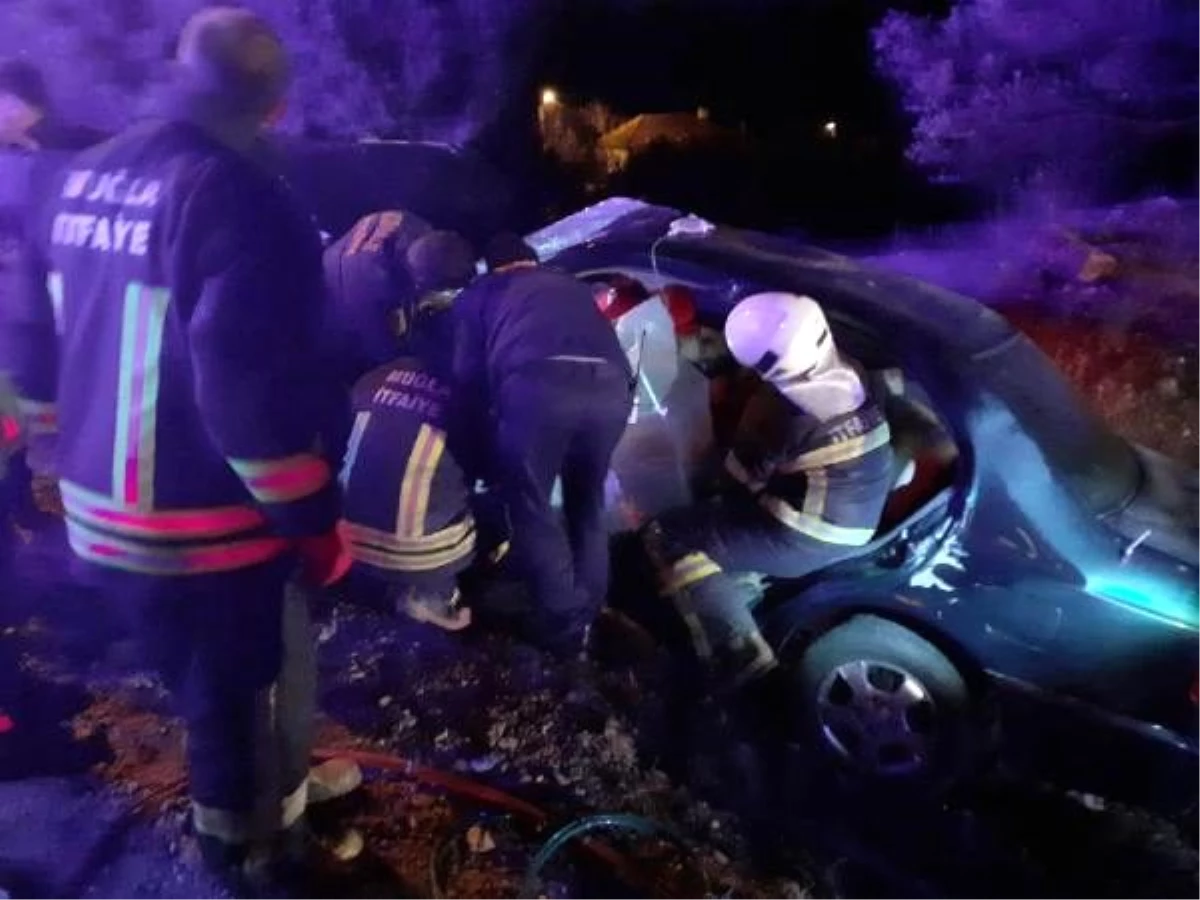 Şarampole devrilen otomobildeki 2 kişi öldü, 3 kişi yaralandı