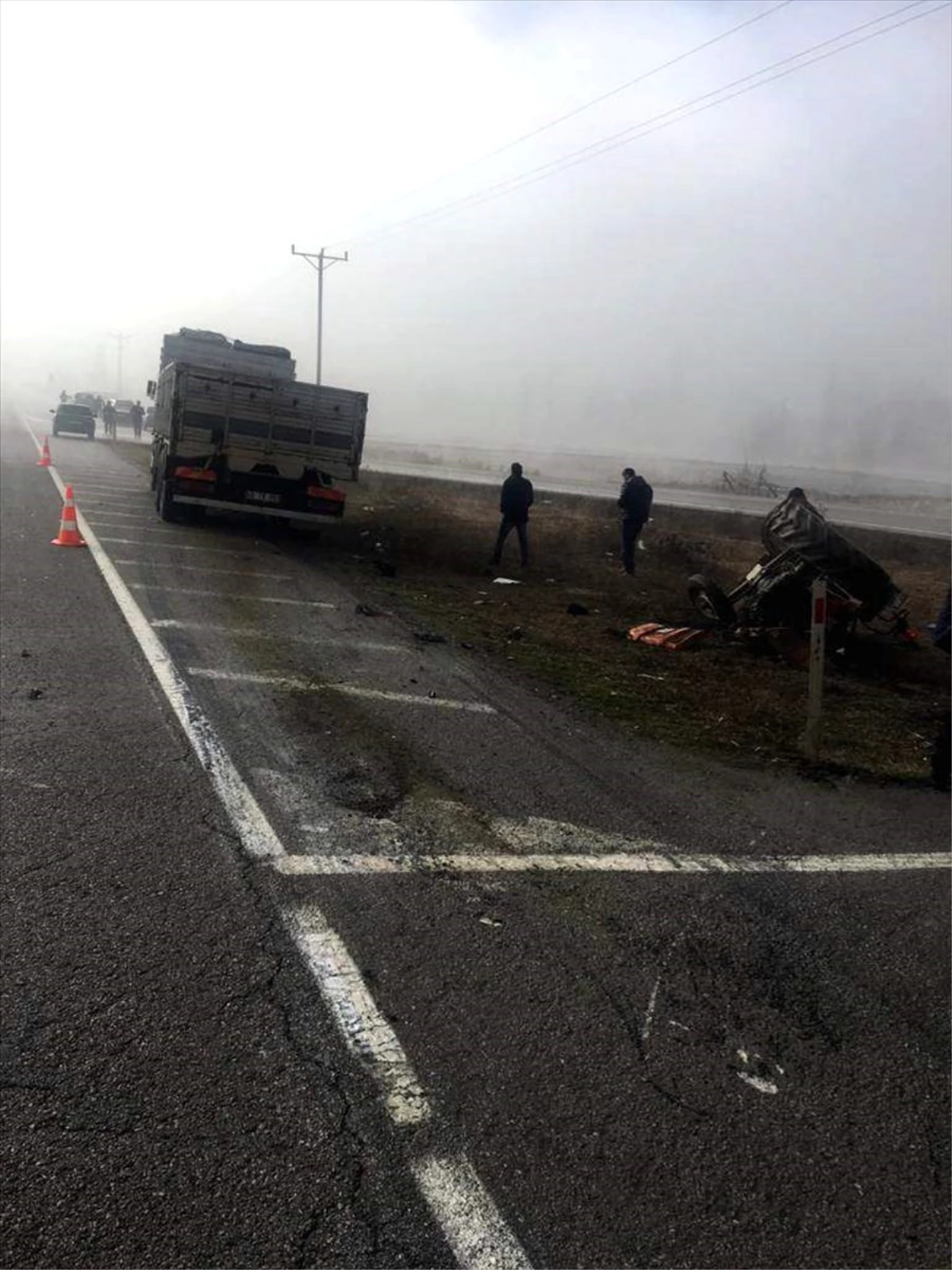 Sinop\'ta kamyon ile traktör çarpıştı: 1 yaralı