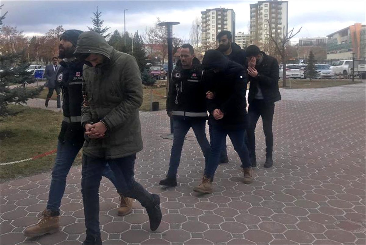 Sivas merkezli sahte içki operasyonunda 5 şüpheli gözaltına alındı