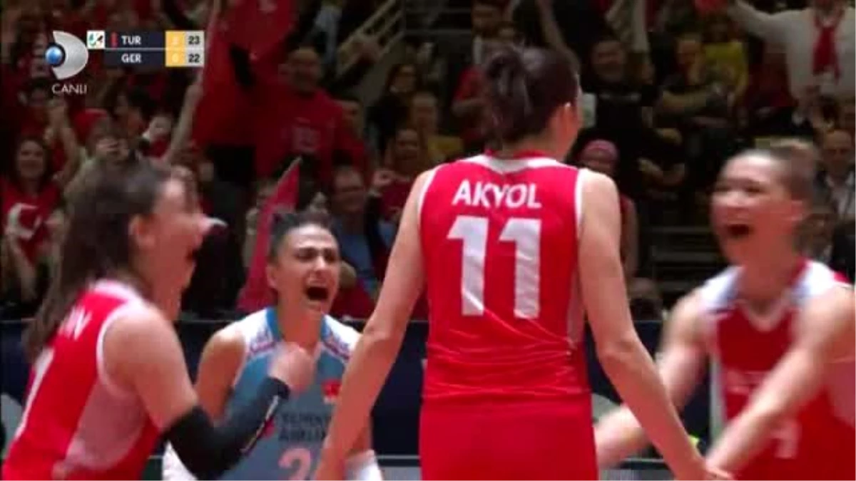 Spor filenin sultanları\'nın tokyo yolculuğunu anlatan spiker başak koç final stresimizi kırdık