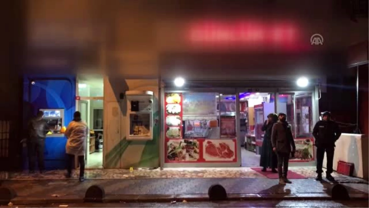 Sultanbeyli\'de üç bankamatik kundaklandı