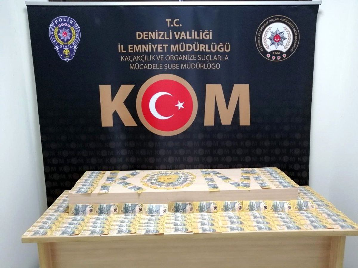 Şüpheli araçta 700 adet sahte Avustralya Doları bulundu