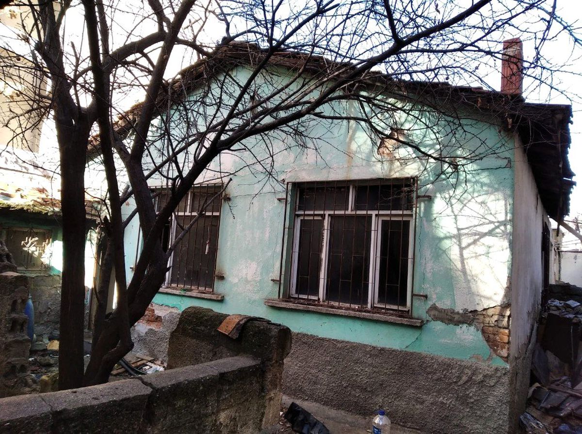 Uşak\'ta kullanılmayan evde yangın çıktı