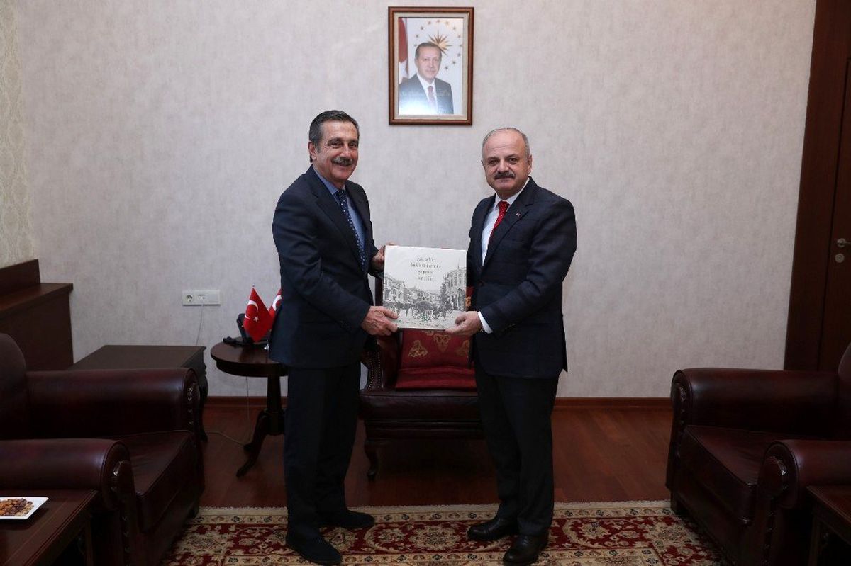 Vali Çakacak, Tepebaşı Belediye Başkanı Ataç\'ı kabul etti