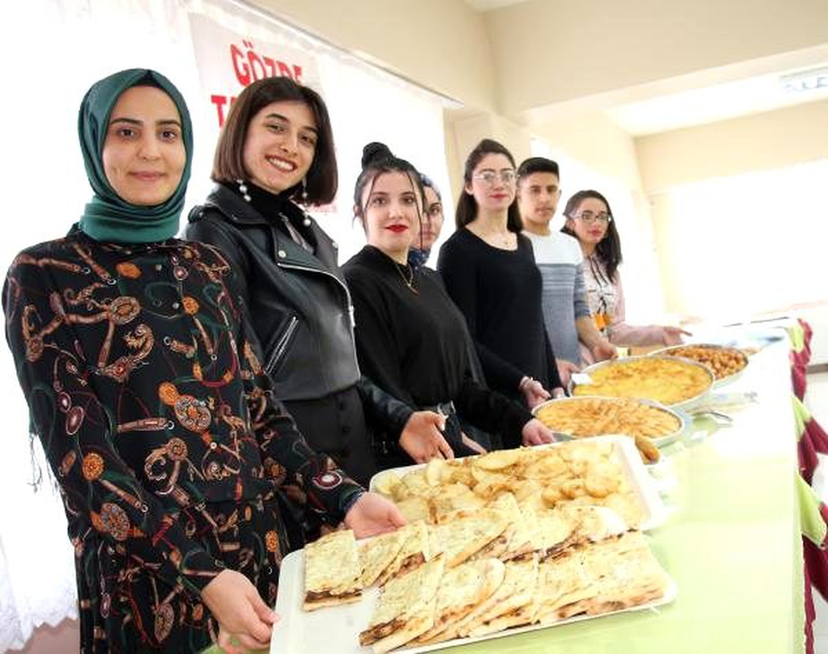 Yöresel lezzetleri gün ışığına çıkarıyorlar