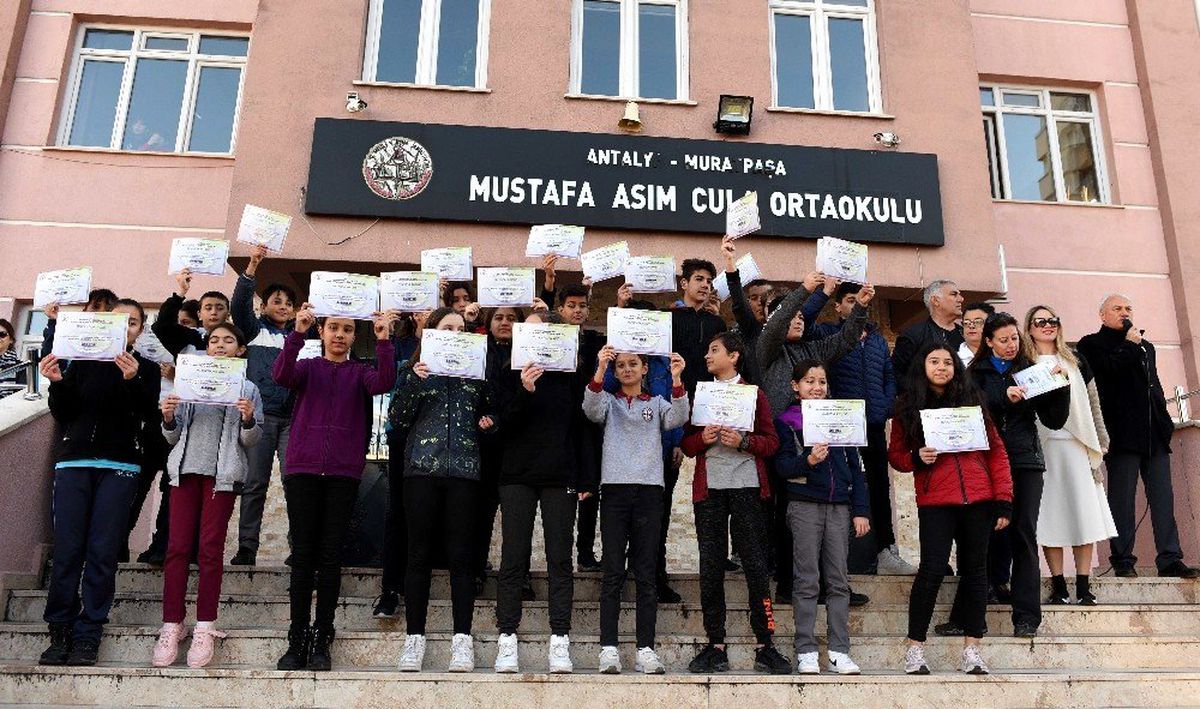 Başkan Uysal, çevreci öğrencileri kutladı