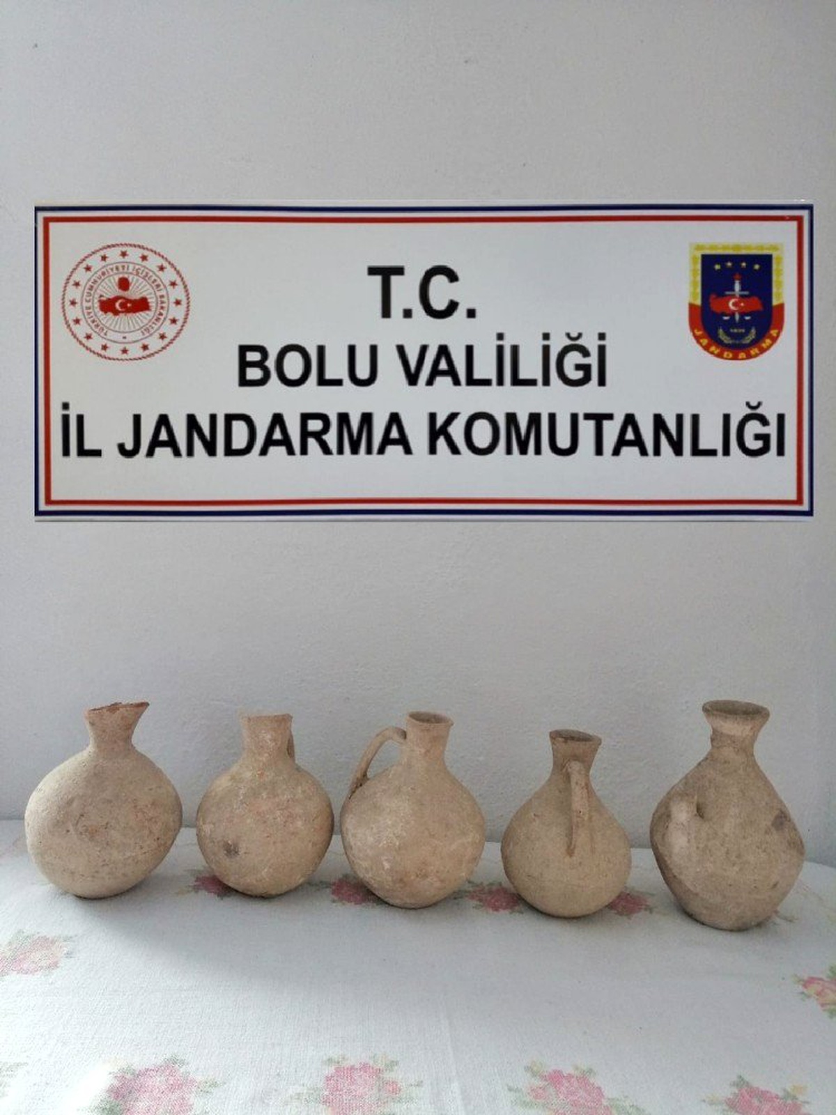 Bolu\'da Roma dönemine ait 5 tarihi küp yakalandı: 1 gözaltı