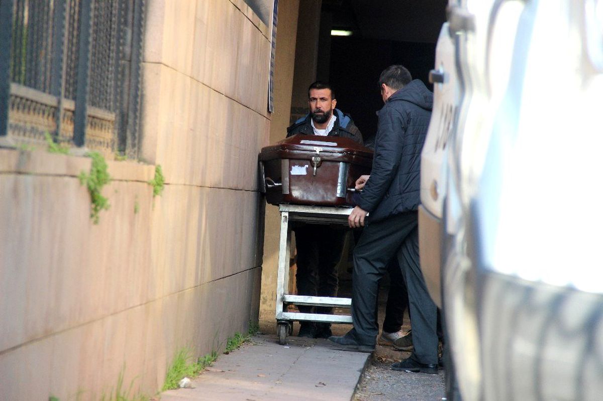 Çeşme\'deki faciada ölenlerin cenazeleri teslim edilmeye başlandı