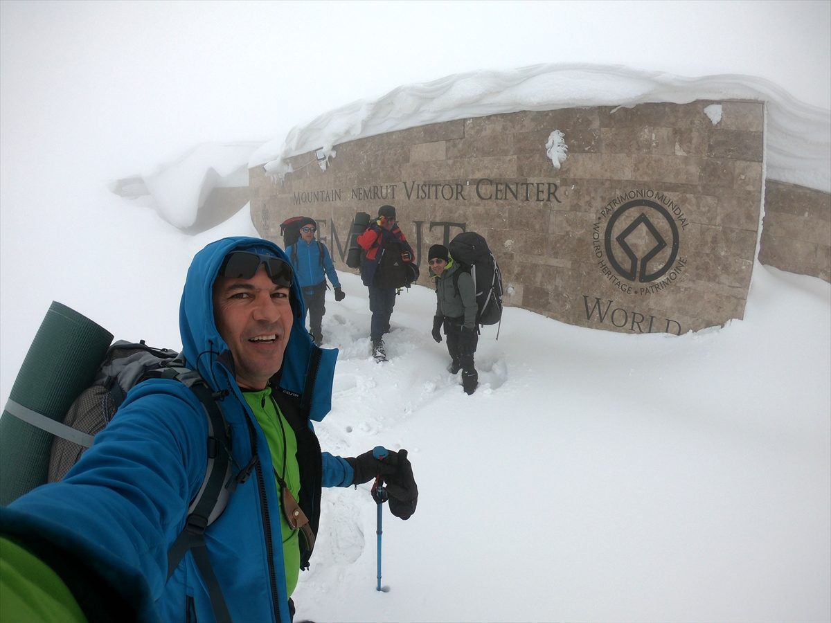 Dağcılar Nemrut Dağı\'na zorlu tırmanış gerçekleştirdi