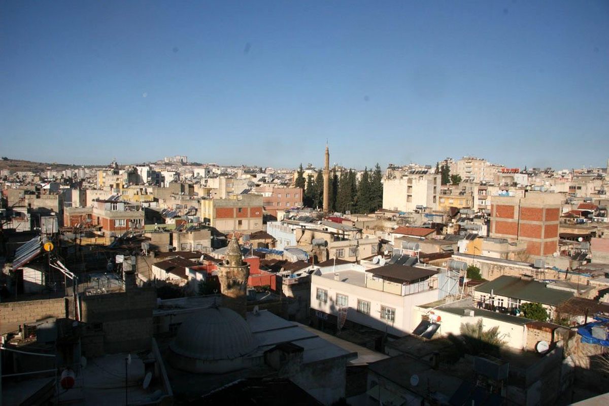 Doğuda kar Kilis\'te bahar