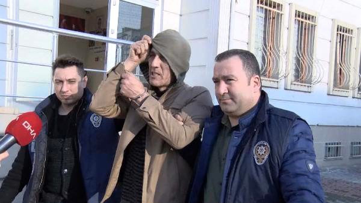 Gaziosmanpaşa\'da sokak ortasında kadını sopayla döven kişi adliyeye sevk edildi