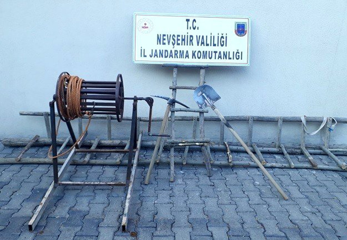 Gülşehir\'de kaçak kazı yapan 4 kişi suçüstü yakalandı