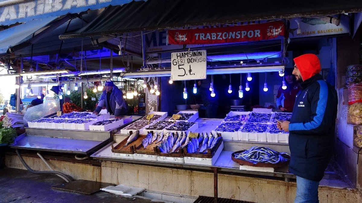 Hamsi tezgahları uzun bir aradan sonra yeninden şenlendirdi