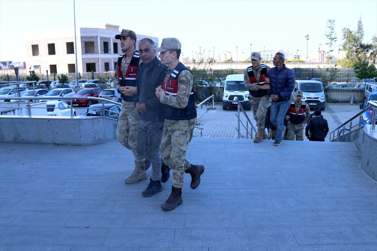 Hatay\'da sit alanında kaçak kazı yapan 3 şüpheli suçüstü yakalandı