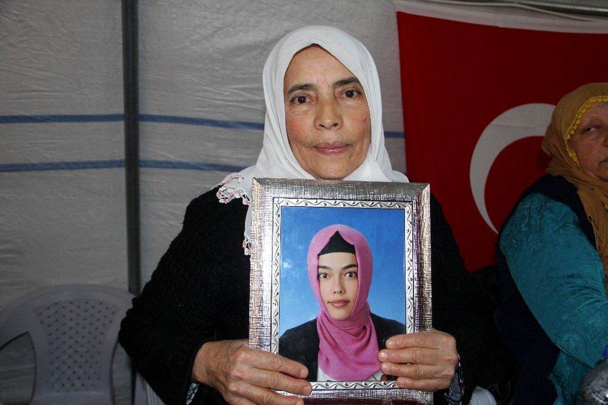 HDP önündeki ailelerin evlat nöbeti 134\'üncü gününde