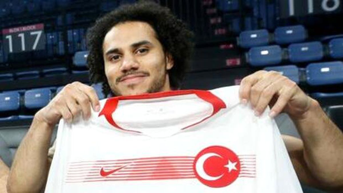 Hidayet Türkoğlu: "Shane Larkin\'i milli takımda görmek istiyoruz"