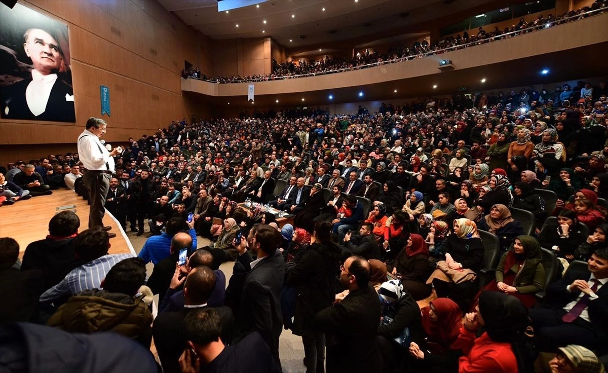 Kahramanmaraş\'ta "Can Veren Pervaneler" konferansı verildi