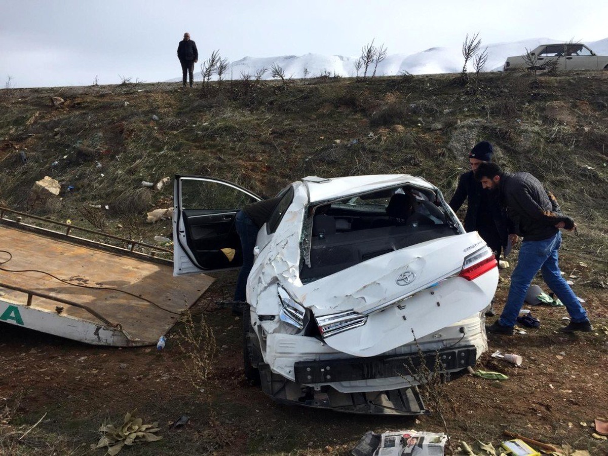 Kazada yaralanan göç idaresi personelinin tedavisi sürüyor