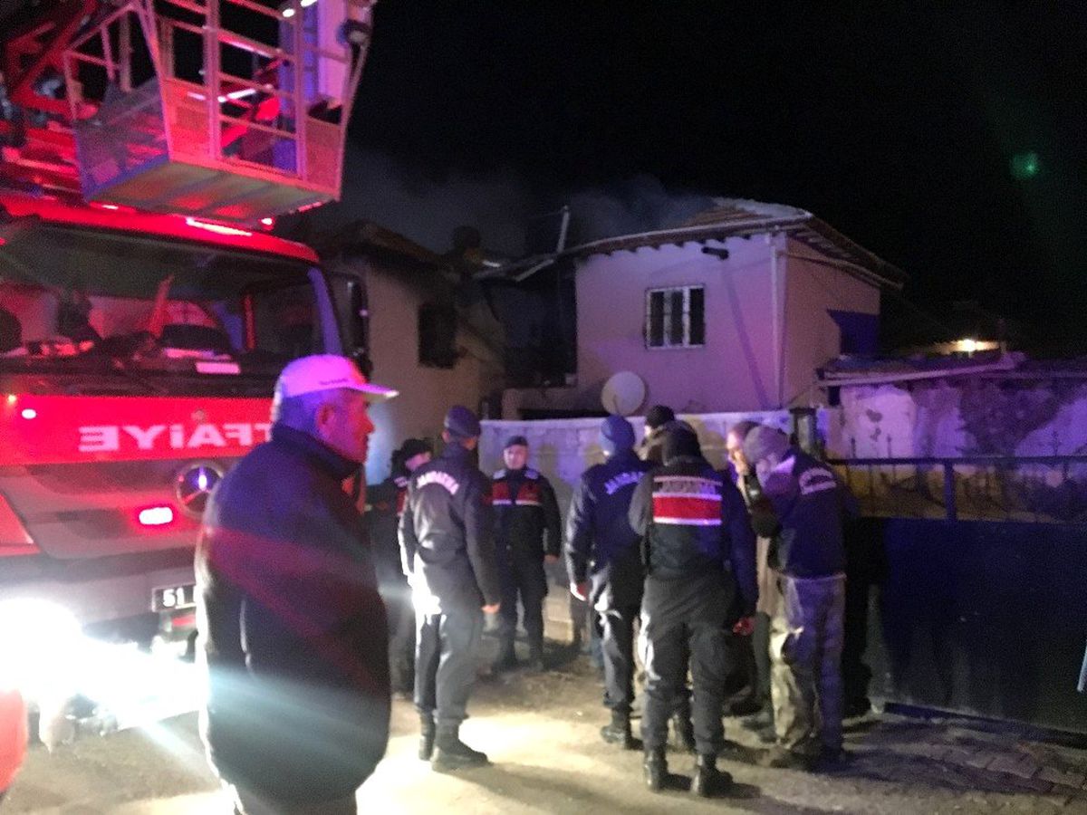 Niğde\'de yangın: 4 ölü 3 yaralı