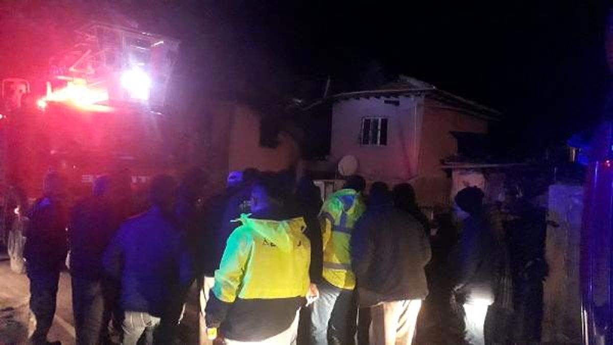 NİĞDE Ulukışlada ev yangını: 4 ölü, 3 yaralı (1)