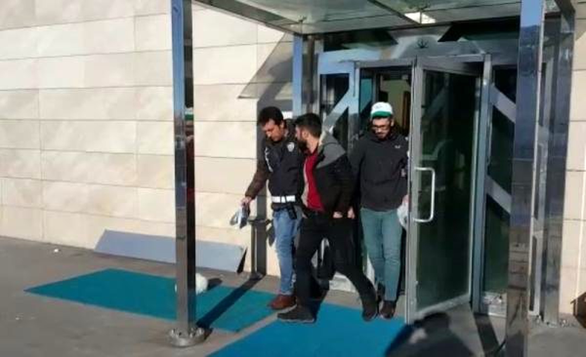Öğretmen lojmanlarının kalorifer peteklerini çalıp satmışlar