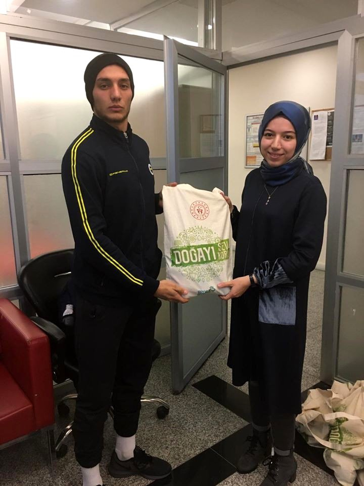 Olimpiyatlara hazırlanan sporcular doğayı da koruyor