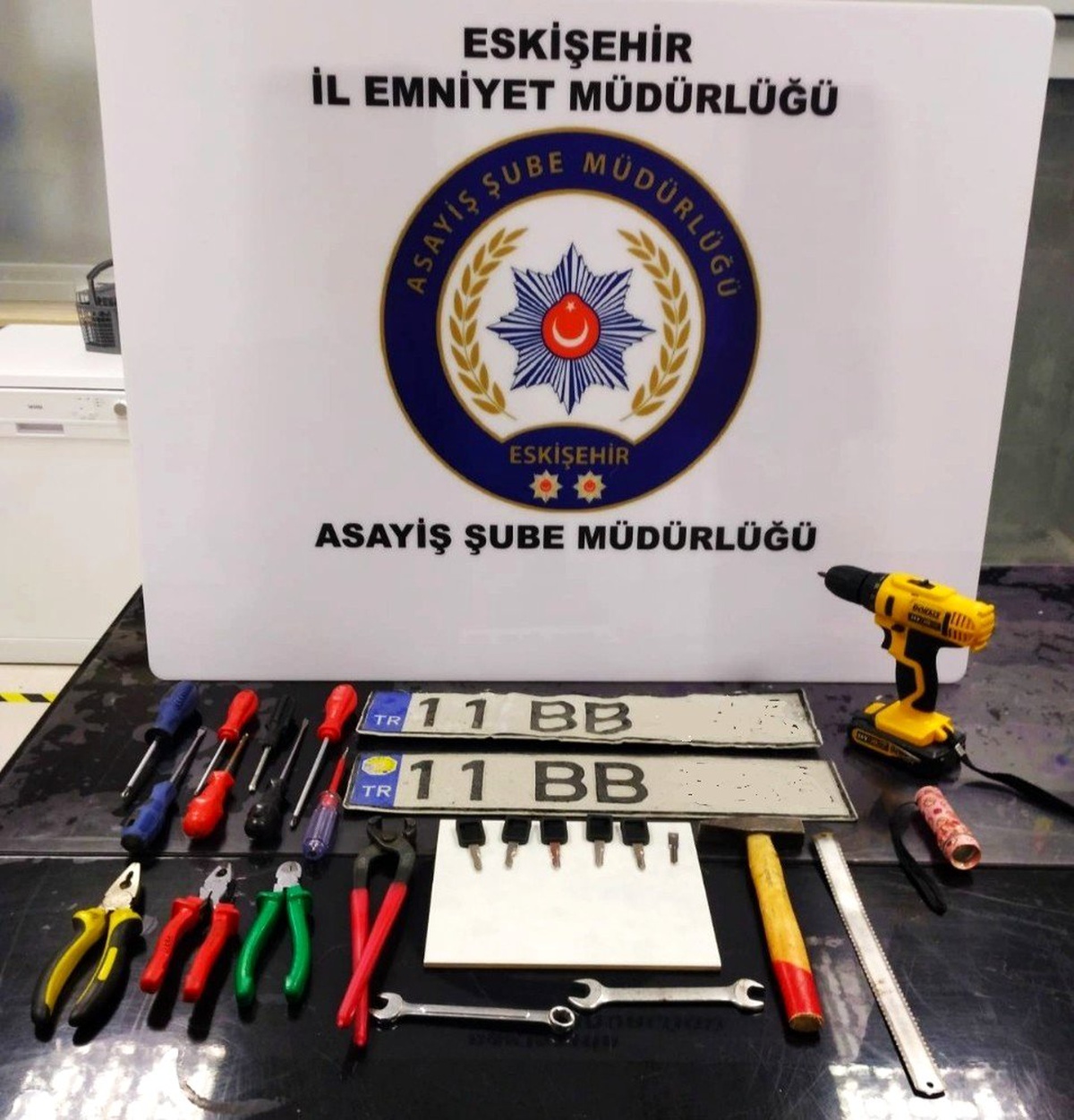 Oto faresi polisten kaçamadı