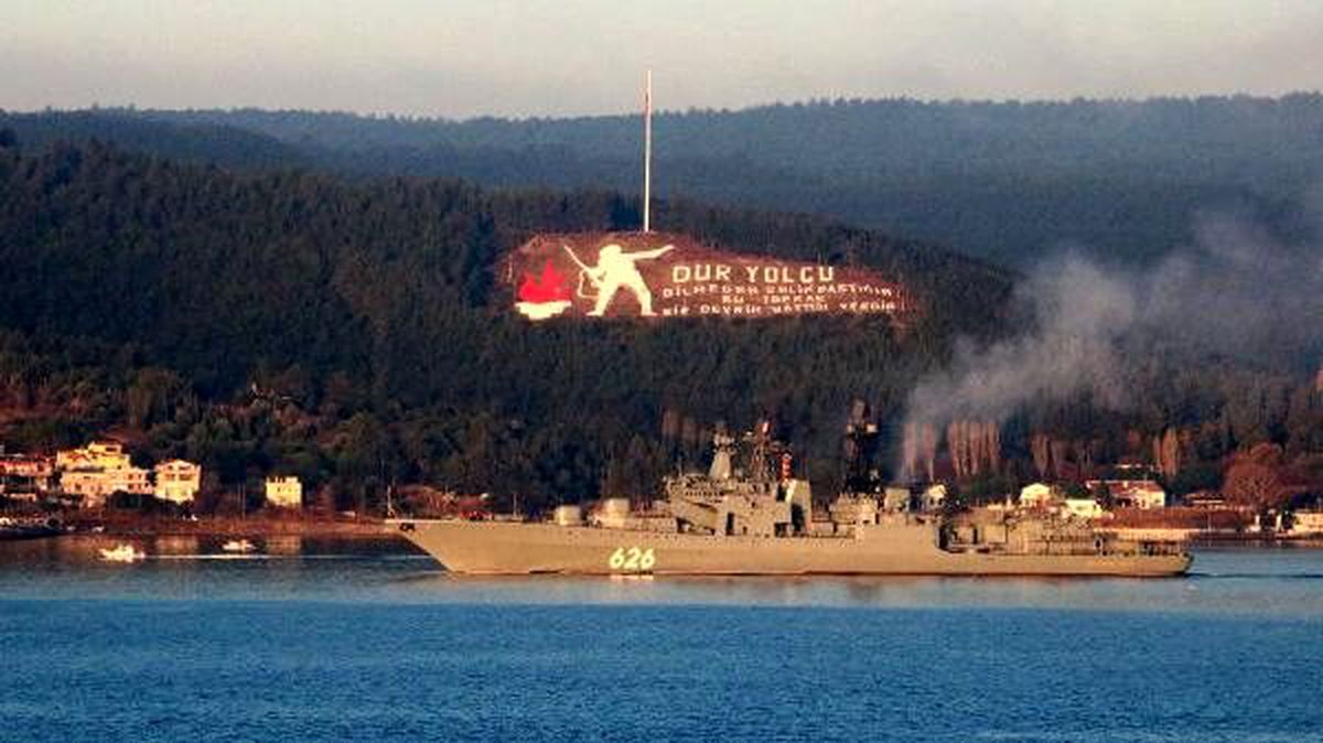 Rus savaş gemisi \'Koramiral Kulakov\' Akdeniz\'e iniyor