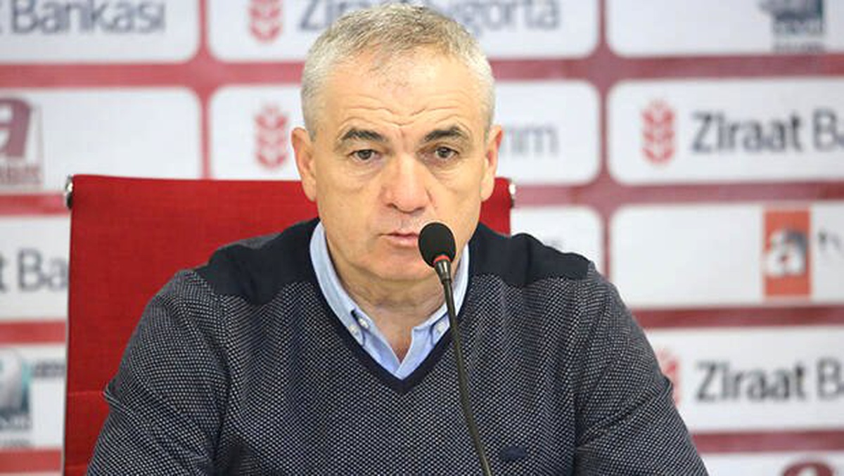 Sivasspor Teknik Direktörü Rıza Çalımbay: "2 transfer daha yapmak istiyoruz"
