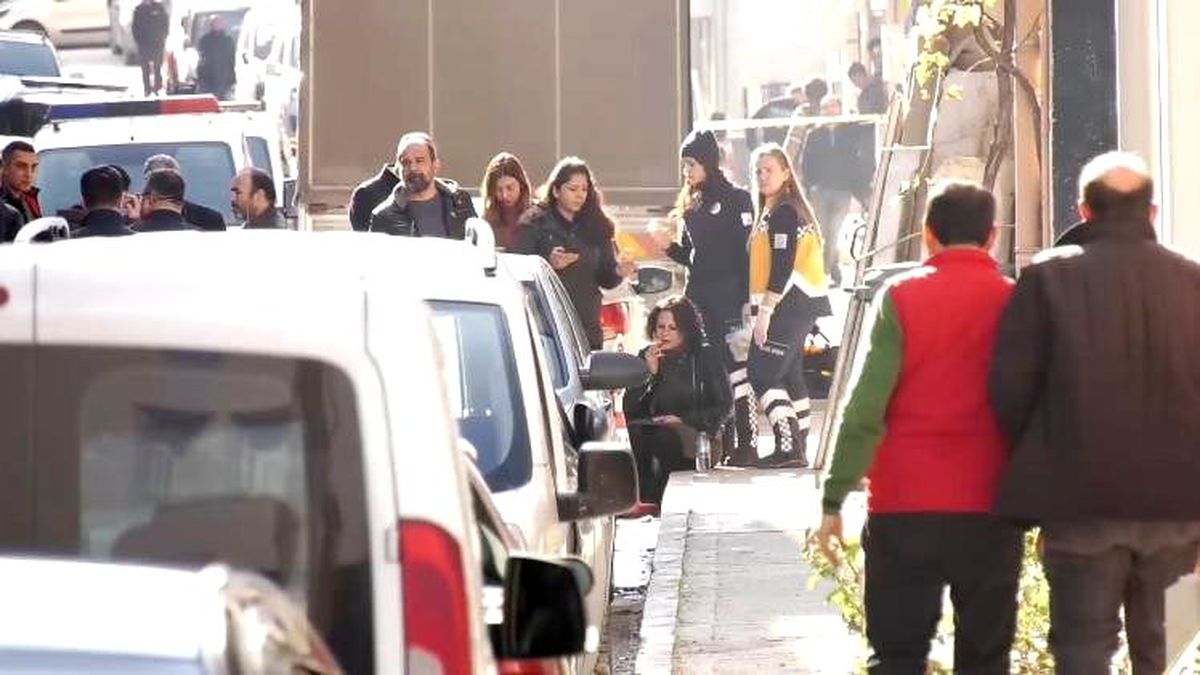 Sokak ortasında kadını silahla rehin alan zanlı tutuklandı