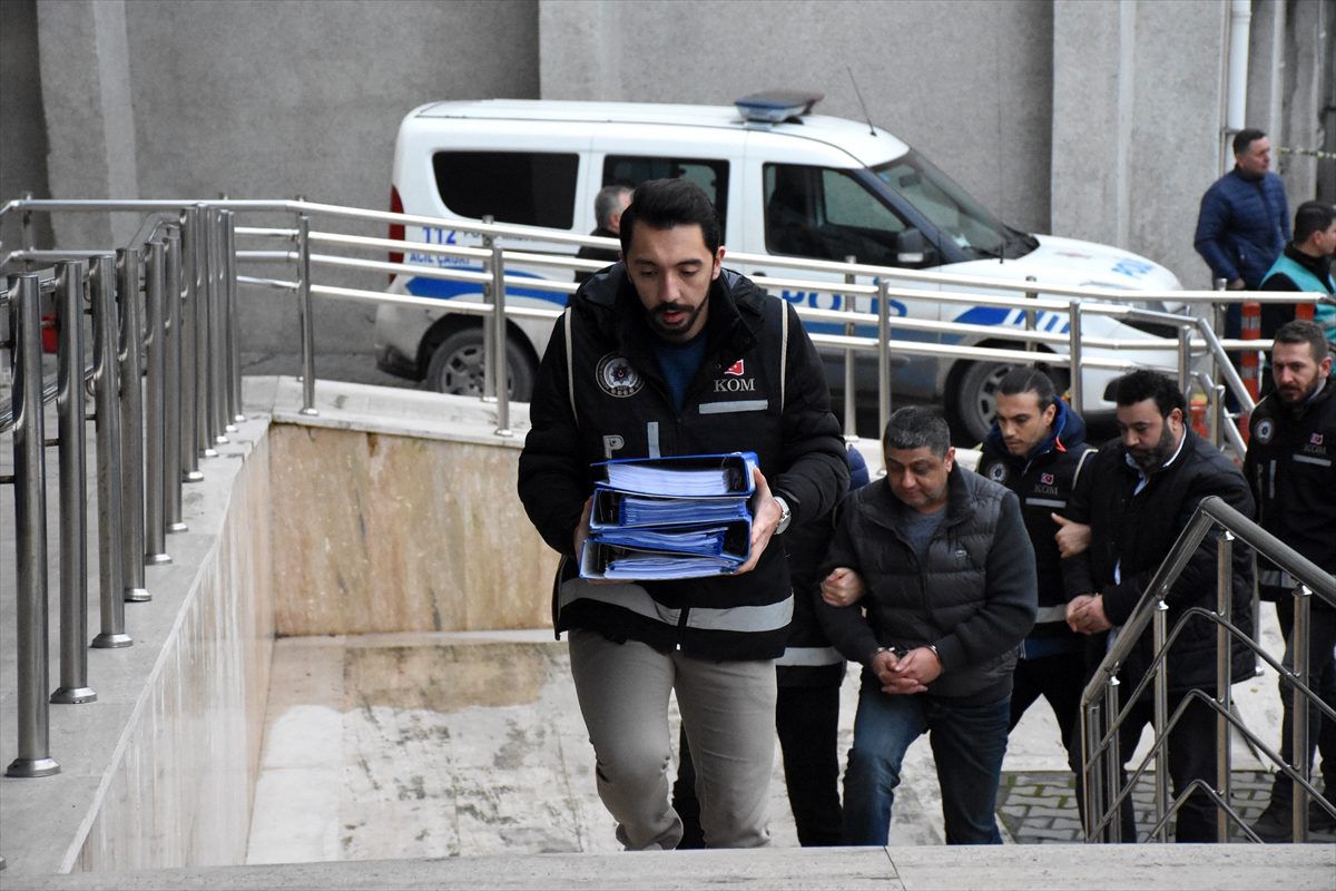 Tefecilik operasyonunda yakalanan 11 şüpheli adliyeye sevk edildi