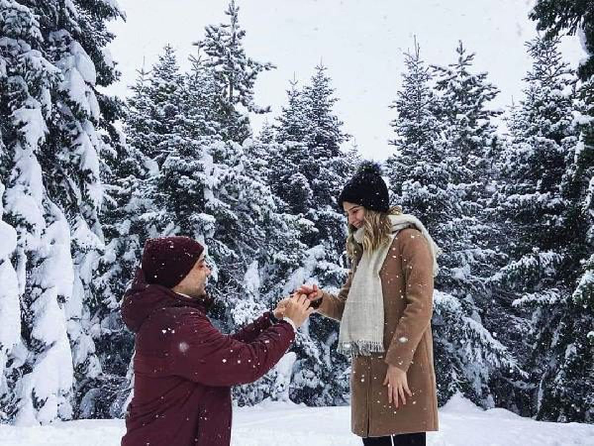 Uludağ\'da kar üzerinde sürpriz evlilik teklifi